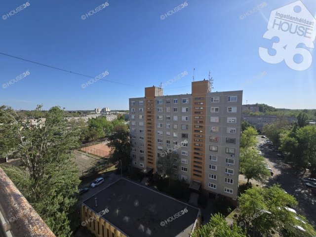 Eladó panellakás, Kecskeméten 48.5 M Ft, 3 szobás