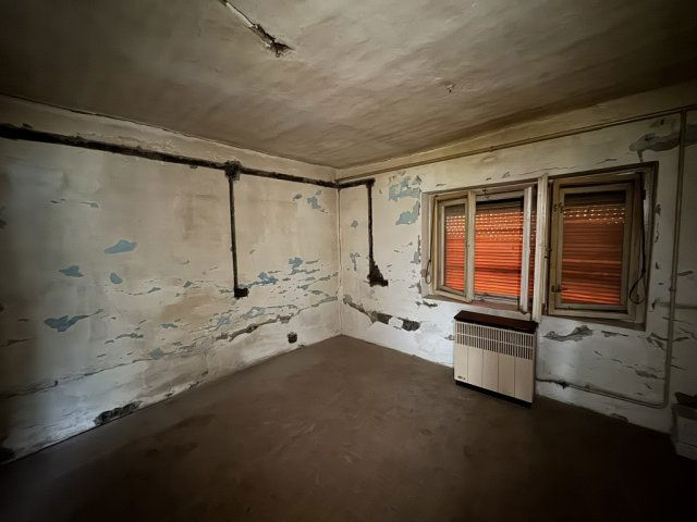 Eladó családi ház, Tenken 12.49 M Ft, 2 szobás