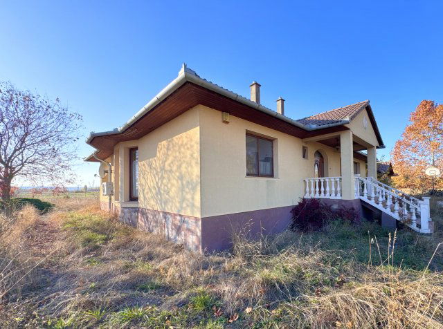 Eladó családi ház, Alsónyéken 85 M Ft, 4+1 szobás