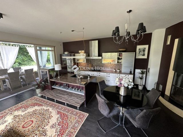 Eladó családi ház, Budapesten, XVI. kerületben 225 M Ft