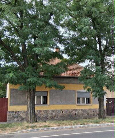 Eladó családi ház, Törökszentmiklóson 35 M Ft, 3 szobás