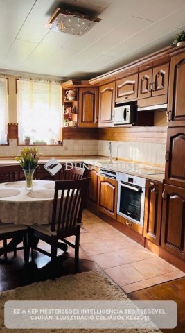 Eladó téglalakás, Szegeden 75.5 M Ft, 4 szobás