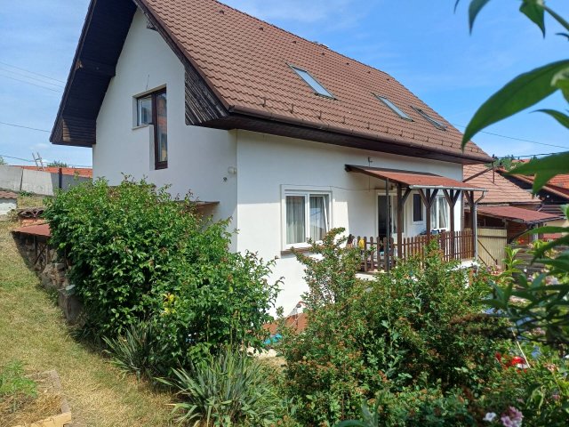 Eladó családi ház, Pilisszentivánon 107.9 M Ft, 3 szobás