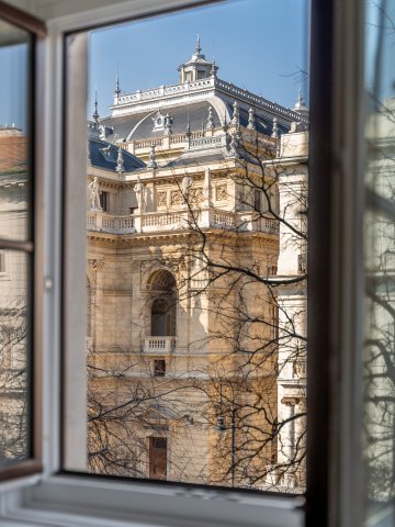 Eladó téglalakás, Budapesten, VI. kerületben, Andrássy úton