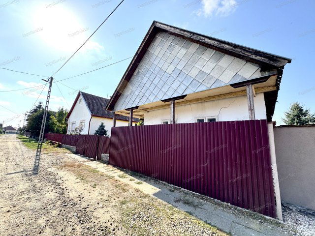 Eladó családi ház, Nagyecseden 8.9 M Ft, 3 szobás