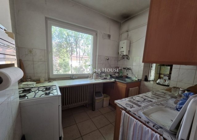 Eladó családi ház, Szegeden 99.5 M Ft, 8 szobás