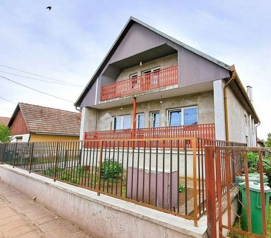 Eladó családi ház, Zsámbokon 59 M Ft, 5 szobás
