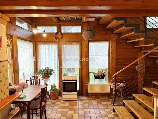 Eladó családi ház, Budapesten, III. kerületben 191.25 M Ft