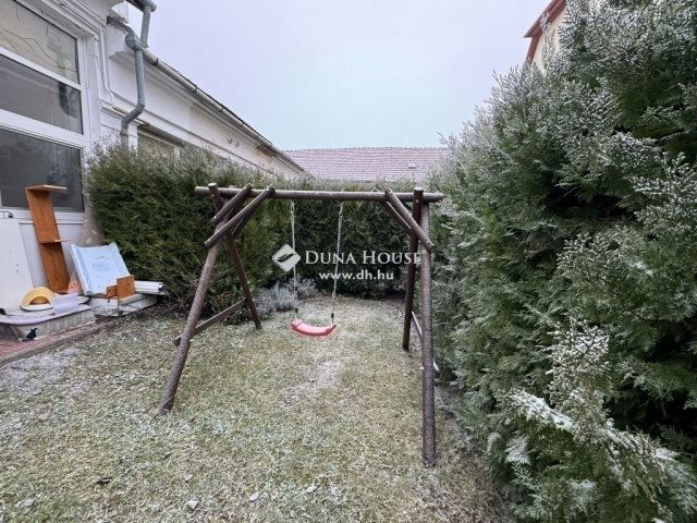 Eladó téglalakás, Kecskeméten 65 M Ft, 4 szobás