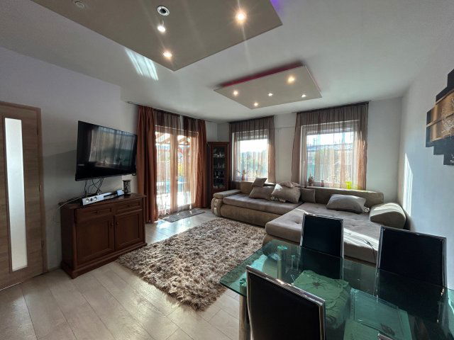 Eladó ikerház, Debrecenben, Sándor utcában 129 M Ft, 4 szobás