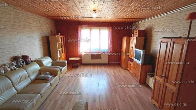 Eladó családi ház, Csomádon 39.9 M Ft, 4 szobás