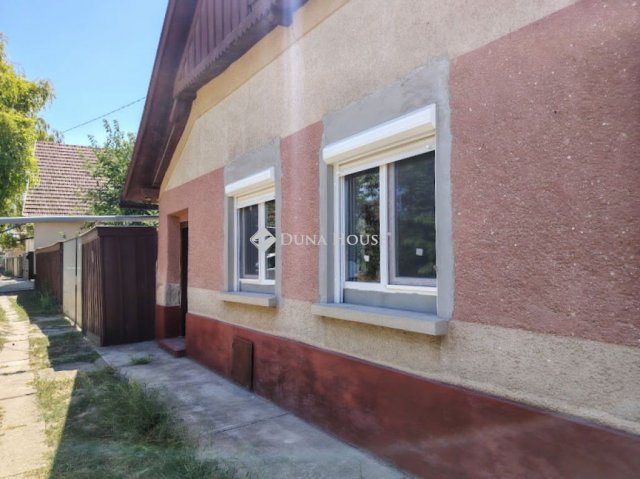 Eladó családi ház, Tótkomlóson, Arany János utcában 11 M Ft