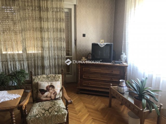 Eladó ikerház, Vácon, Kereszt utcában 94.9 M Ft, 3 szobás