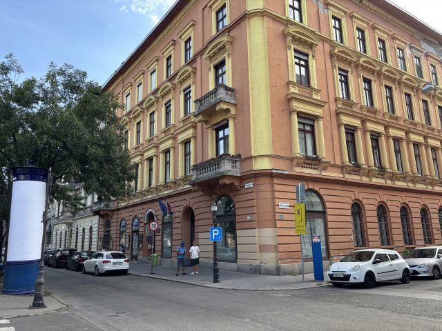 Eladó üzlethelyiség, Budapesten, VI. kerületben, Andrássy úton