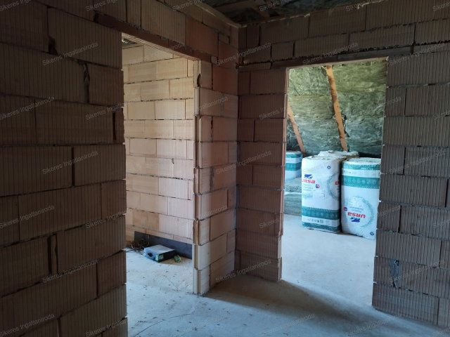 Eladó családi ház, Komáromban 63 M Ft, 5 szobás