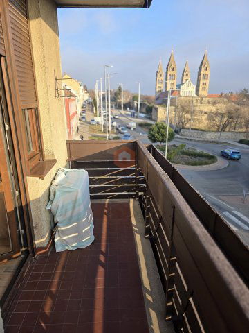 Eladó panellakás, Pécsett, Kacsóh Pongrác utcában 81.9 M Ft