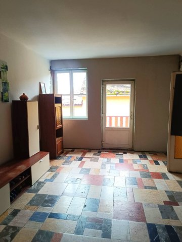 Eladó családi ház, Siklóson 39.9 M Ft, 6 szobás