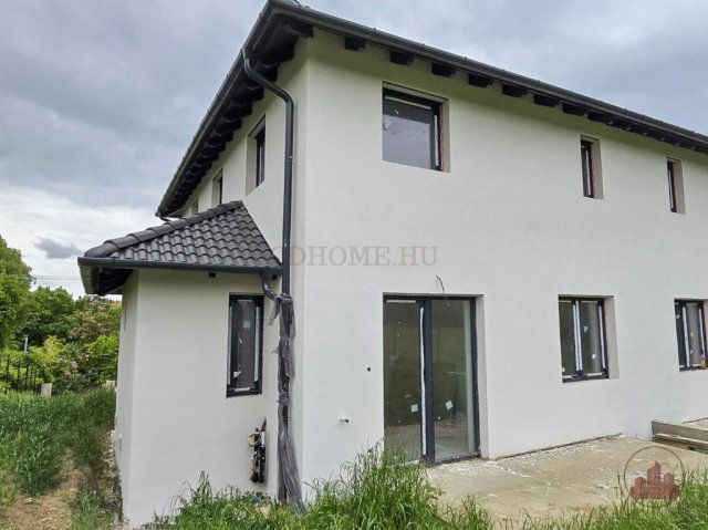 Eladó családi ház, Érden 139.9 M Ft, 5 szobás