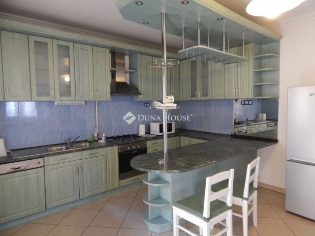 Eladó családi ház, Kecskeméten 125 M Ft, 6 szobás