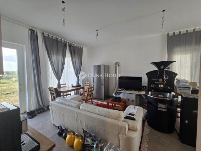 Eladó családi ház, Budajenőn 360 M Ft, 5 szobás