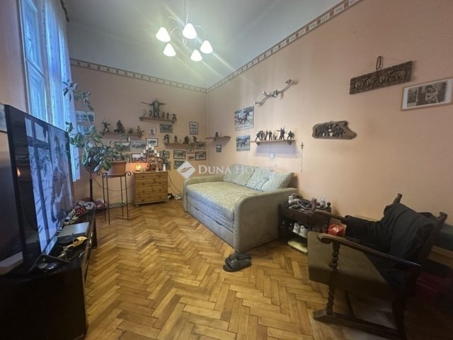 Eladó téglalakás, Budapesten, VIII. kerületben 59.5 M Ft