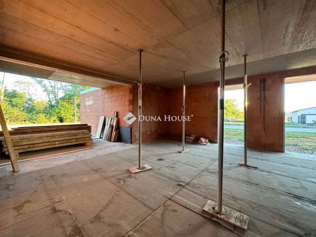 Eladó téglalakás, Kozármislenyen 81.2 M Ft, 3 szobás