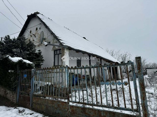 Eladó családi ház, Ozorán 3.9 M Ft, 2 szobás