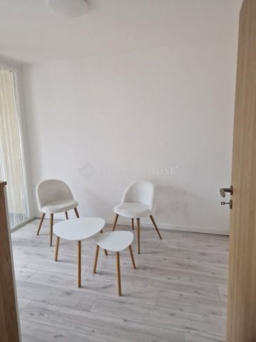 Kiadó téglalakás, albérlet, Pécsett 250 E Ft / hó, 3 szobás