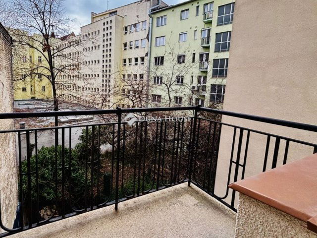 Eladó téglalakás, Budapesten, V. kerületben 168 M Ft, 4 szobás