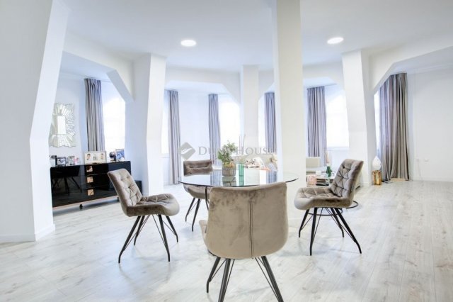 Eladó téglalakás, Nagykőrösön 165.4 M Ft, 5 szobás