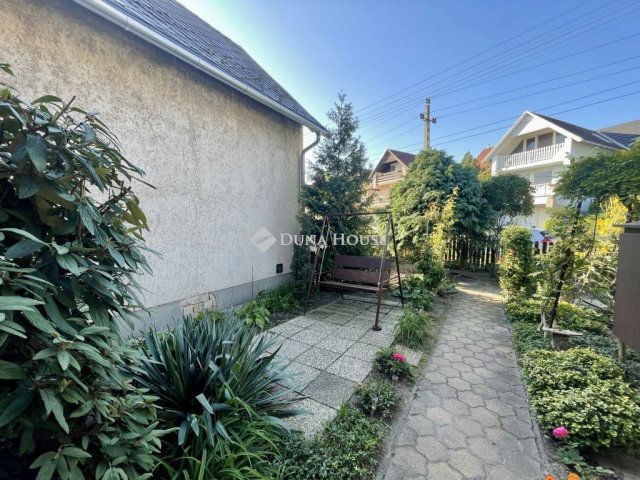 Eladó családi ház, Dorogon, Attila utcában 79.9 M Ft, 5 szobás