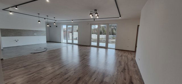 Eladó családi ház, Sajószentpéteren 109 M Ft, 3+1 szobás