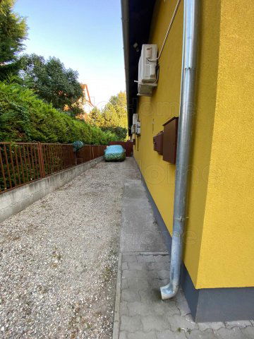 Eladó hotel, Siófokon 180 M Ft / költözzbe.hu