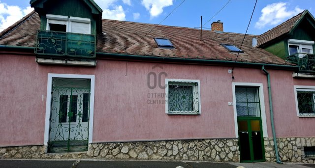 Eladó téglalakás, Pécsett 39.49 M Ft, 3 szobás