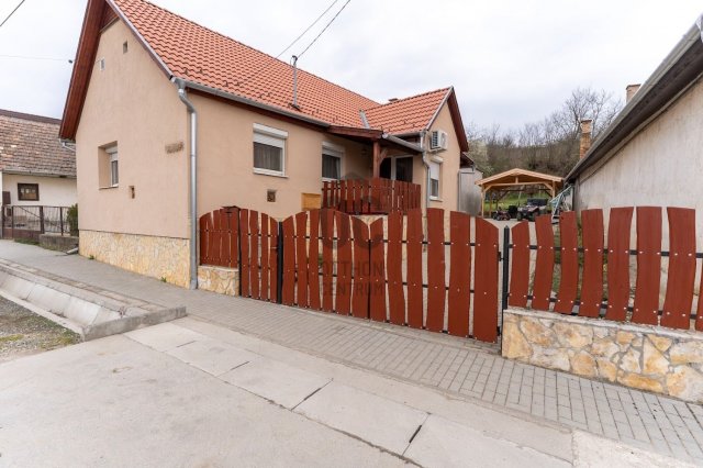 Eladó családi ház, Alsónánán 35 M Ft, 2 szobás
