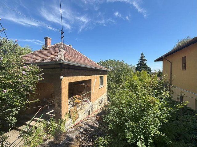 Eladó családi ház, Budapesten, III. kerületben 99.9 M Ft