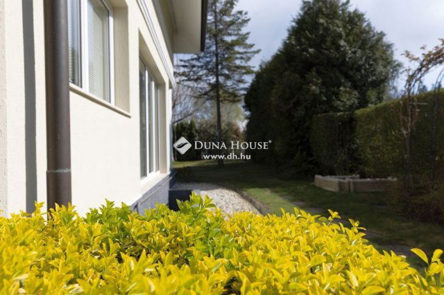 Eladó családi ház, Siófokon 381 M Ft, 7 szobás