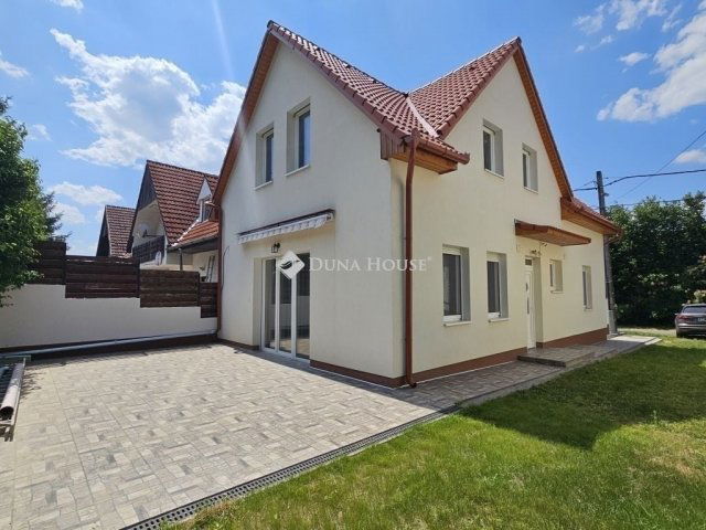 Eladó családi ház, Orfűn 89.9 M Ft, 3 szobás