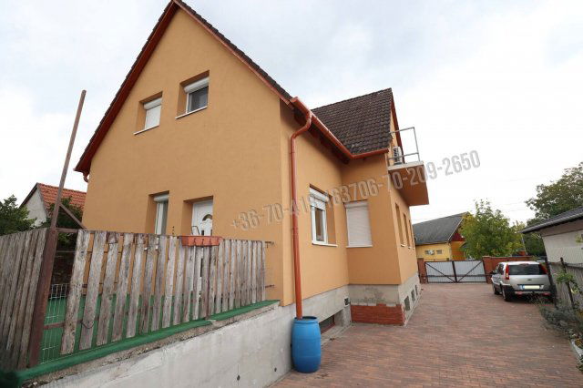 Eladó családi ház, Taksonyon 134.9 M Ft, 6 szobás