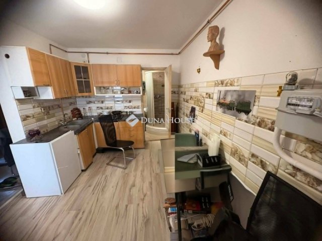 Eladó téglalakás, Győrött 31.9 M Ft, 2 szobás