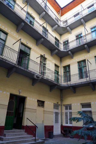 Eladó téglalakás, Budapesten, V. kerületben 149 M Ft, 2+1 szobás