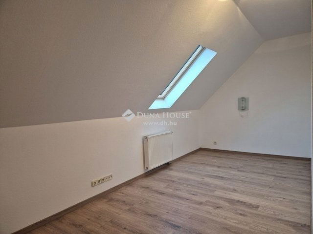 Eladó családi ház, Ürömön 229 M Ft, 5 szobás