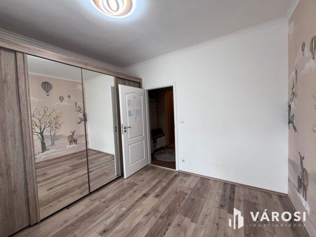 Kiadó téglalakás, albérlet, Győrött 300 E Ft / hó, 3+1 szobás