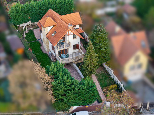 Eladó családi ház, Szentendrén 195 M Ft, 4 szobás