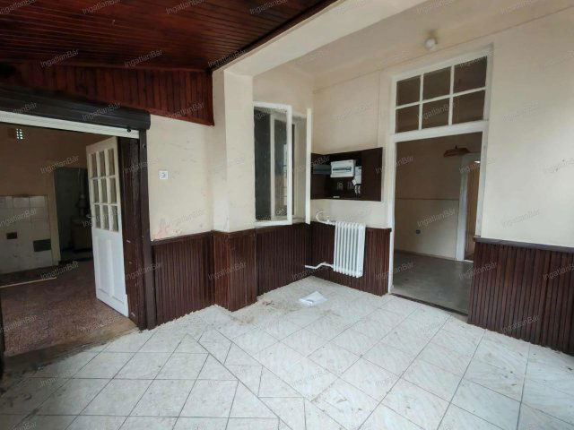 Eladó családi ház, Nyíregyházán 49.999 M Ft, 3 szobás