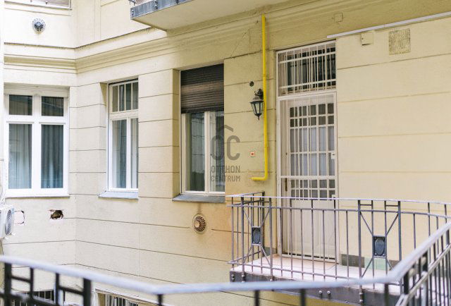 Eladó téglalakás, Budapesten, V. kerületben 65 M Ft, 1 szobás