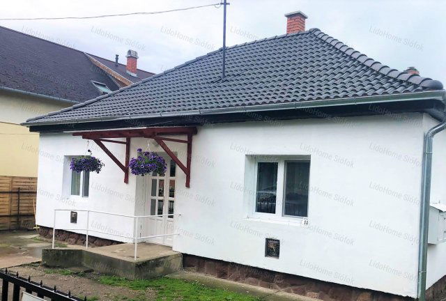 Eladó családi ház, Siófokon 64 M Ft, 3 szobás