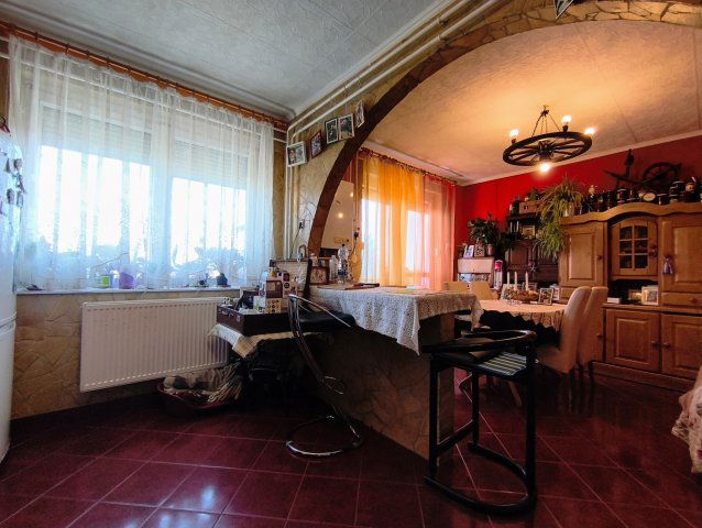 Eladó téglalakás, Füzesgyarmaton 36.4 M Ft, 5 szobás