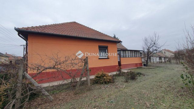 Eladó családi ház, Tápiószecsőn 50 M Ft, 3 szobás