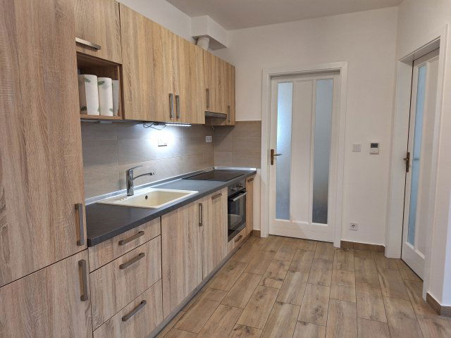 Eladó téglalakás, Kecskeméten 78.4 M Ft, 3 szobás